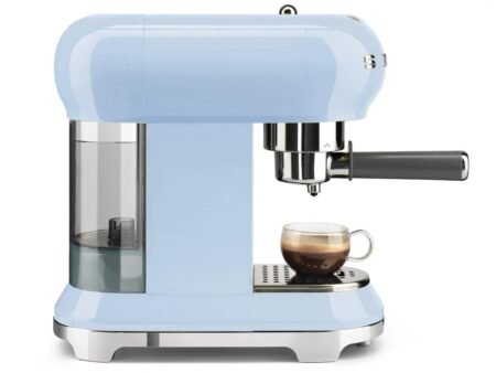 Smeg 146875 Kaffeemaschine Einstellbare Kaffeetemperatur mit Milchaufschäumer