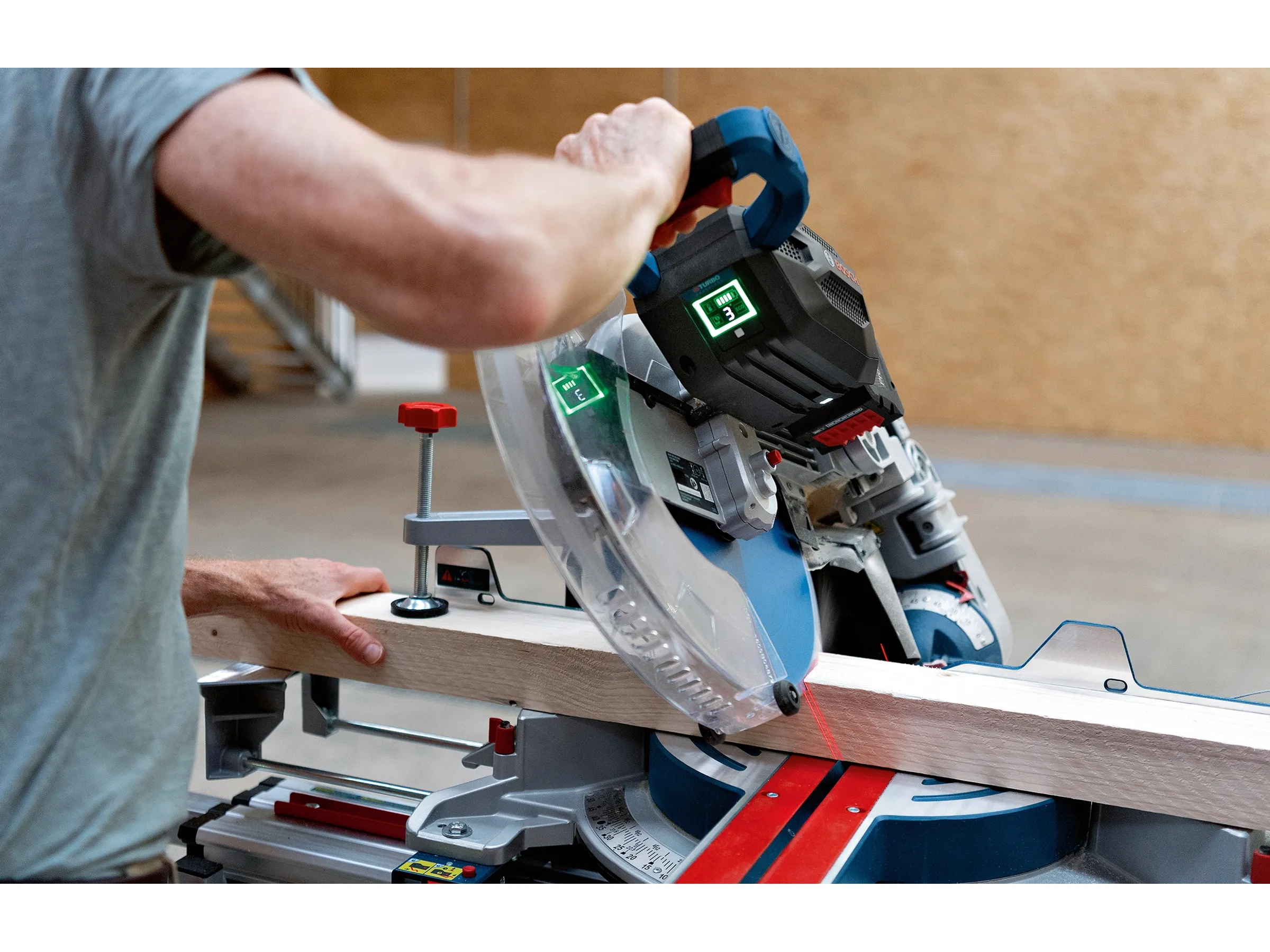 Bosch Professional Akku-Kapp- und Gehrungssäge Biturbo GCM 18V-305 GDC Solo – Bild 4